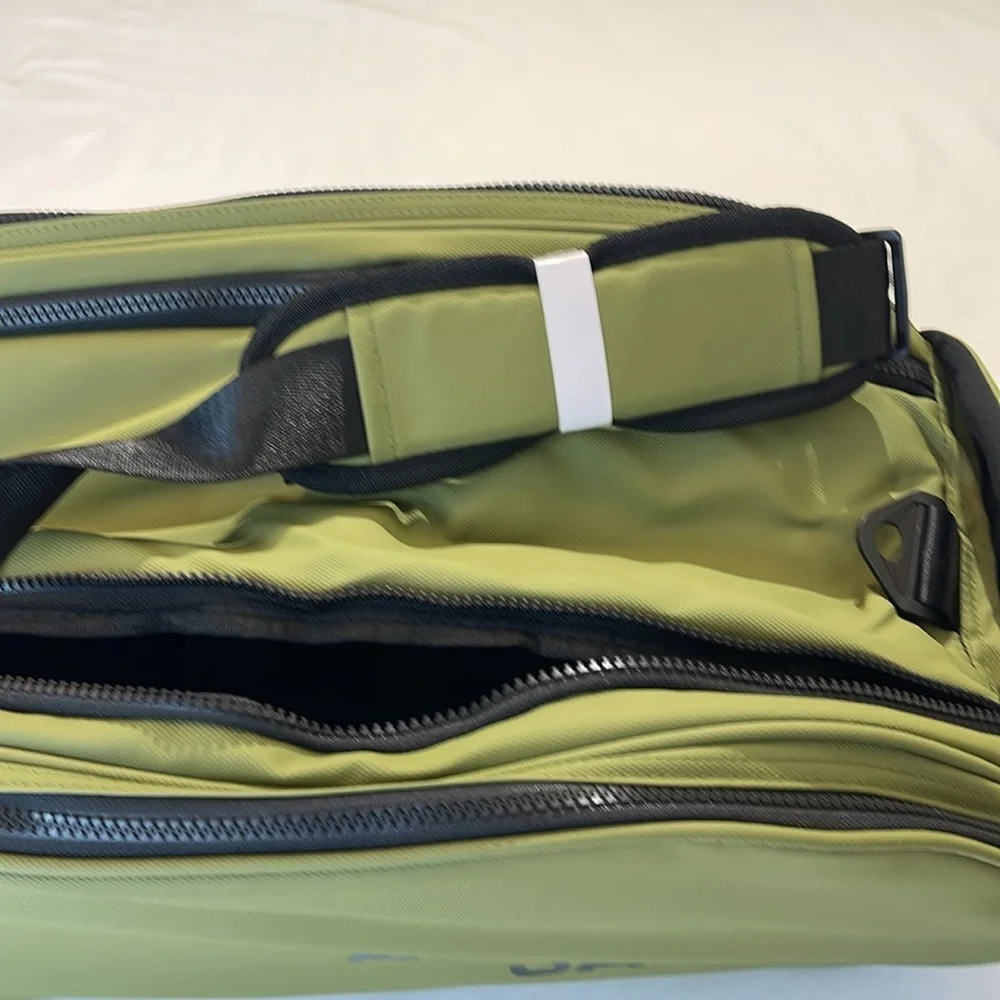 ATLEY JAMES DUFFEL  Bag with Durable Fabric and Zipper , LOTS OF COMPART…